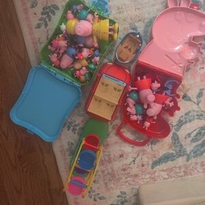Peppa Pig Colorful Playset with Pink and Blue Cases